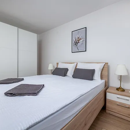 Mare Apartament *